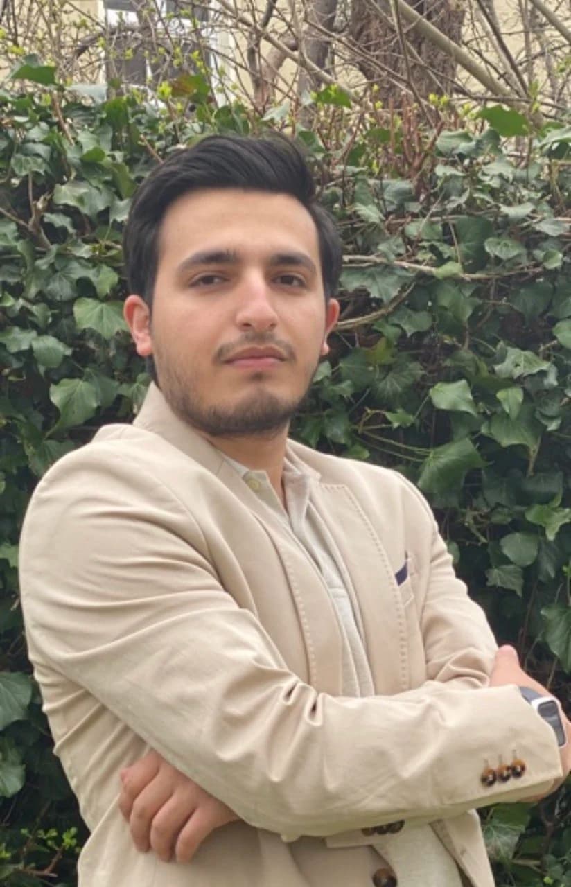Portrait von Muaaz Chihabi